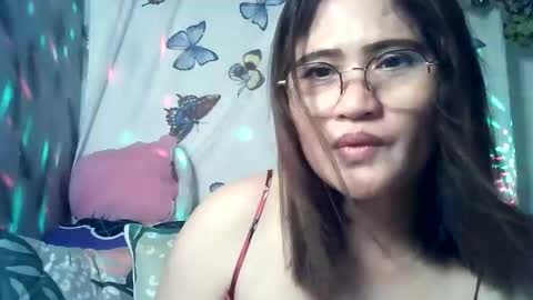 Snapshot of amazing_angel22 chatting on March 29, 2026, 12:32 am amazing angel online show from March 29, 2026, 12:32 am