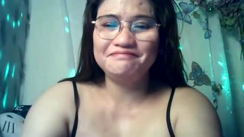 Snapshot of amazing_angel22 chatting on March 31, 2026, 11:27 pm amazing angel online show from March 31, 2026, 11:27 pm