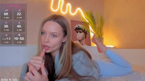 Snapshot of amazing_roxana chatting on November 22, 2025, 12:37 pm Roxy online show from November 22, 2025, 12:37 pm