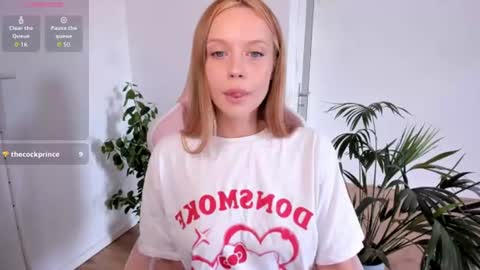 Snapshot of amazing_roxana chatting on July 11, 2026, 12:52 pm Roxy online show from July 11, 2026, 12:52 pm