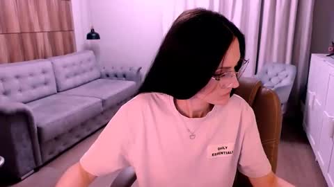 Izza online show from March 25, 2026, 3:18 pm