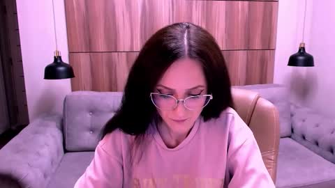 Izza online show from May 10, 2026, 2:44 pm