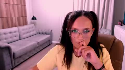 Izza online show from July 28, 2026, 2:13 pm