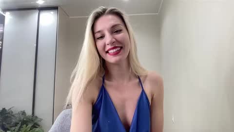 Snapshot of amazingkelly chatting on December 12, 2024, 10:13 am Kelly online show from December 12, 2024, 10:13 am