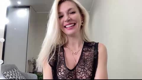 Snapshot of amazingkelly chatting on November 9, 2025, 8:45 am Kelly online show from November 9, 2025, 8:45 am