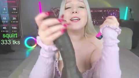 Snapshot of amazongirls chatting on February 10, 2025, 10:53 am Im Mandy and I love to play in public and do crazy in PVT online show from February 10, 2025, 10:53 am