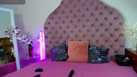Snapshot of amazongoddess_ chatting on June 19, 2026, 12:42 pm Amazon online show from June 19, 2026, 12:42 pm