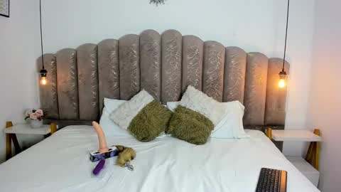 ambar85 online show from November 17, 2025, 11:21 pm