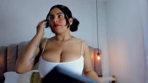 ambar85 online show from November 23, 2025, 1:38 am