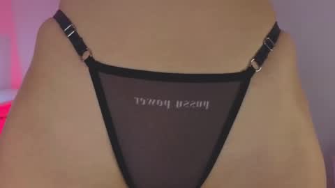 Snapshot of ambar_adamss chatting on November 6, 2025, 11:22 am Sara online show from November 6, 2025, 11:22 am