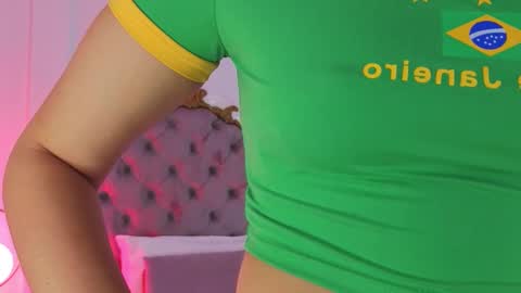 Snapshot of ambar_adamss chatting on November 23, 2025, 11:10 am Sara online show from November 23, 2025, 11:10 am