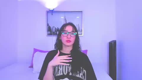 ambar_bloom online show from March 12, 2026, 3:18 pm