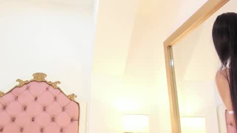 Ambar  online show from March 10, 2026, 1:05 pm