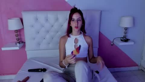 Snapshot of ambar_roux1 chatting on January 23, 2025, 8:24 pm ambar_roux1 online show from January 23, 2025, 8:24 pm