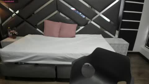 Ambar Ross online show from January 16, 2026, 12:09 pm