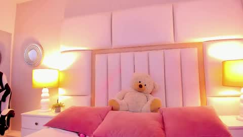 AmbarSantany  online show from March 7, 2025, 11:49 pm