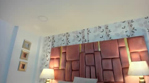 AmbarSantany  online show from November 24, 2025, 11:04 pm