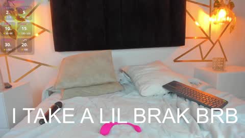 Snapshot of ambeer_rousess chatting on February 8, 2025, 11:24 pm Amber online show from February 8, 2025, 11:24 pm