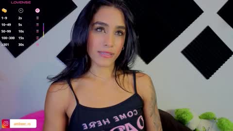 Snapshot of ambeer_rousess chatting on September 12, 2025, 11:37 pm Amber online show from September 12, 2025, 11:37 pm