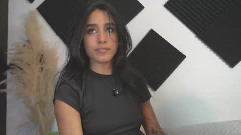 Snapshot of ambeer_rousess chatting on September 18, 2025, 12:34 am Amber online show from September 18, 2025, 12:34 am