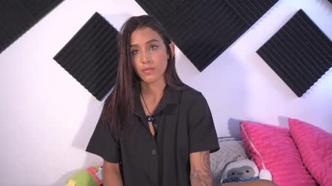 Snapshot of ambeer_rousess chatting on December 14, 2025, 8:35 pm Amber online show from December 14, 2025, 8:35 pm