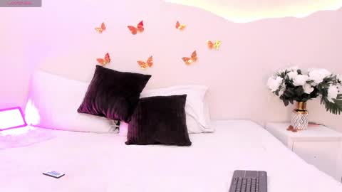 Amber grey online show from April 15, 2026, 7:32 pm