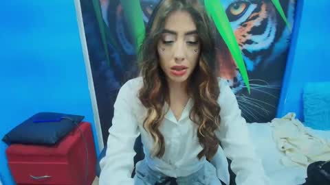 Snapshot of ambel_rose chatting on June 5, 2026, 6:35 pm ambel_rose online show from June 5, 2026, 6:35 pm
