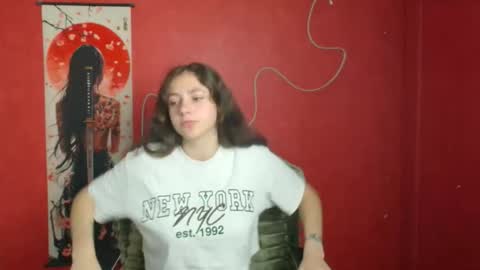 Snapshot of amber__r chatting on May 18, 2026, 5:35 am Amber online show from May 18, 2026, 5:35 am