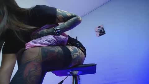 Snapshot of amber_blair chatting on November 19, 2025, 10:10 pm amber_blair online show from November 19, 2025, 10:10 pm