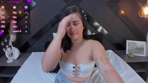 Snapshot of amber_blis chatting on November 6, 2025, 12:28 pm A M B E R online show from November 6, 2025, 12:28 pm