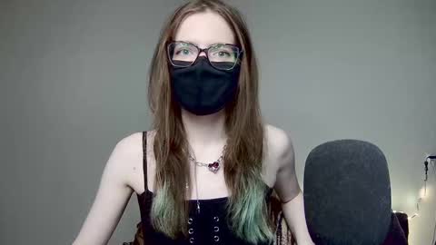 Amber non-nude model online show from December 5, 2025, 4:21 am