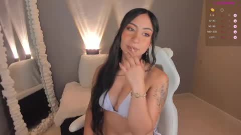 amber_curly online show from December 9, 2024, 4:47 pm