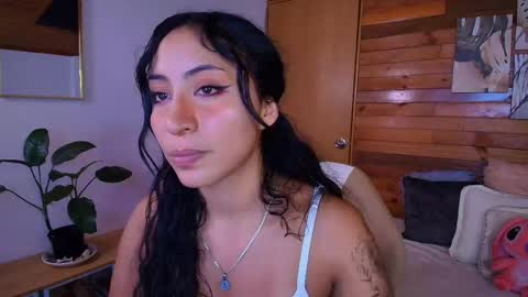 amber_curly online show from April 30, 2026, 8:57 pm