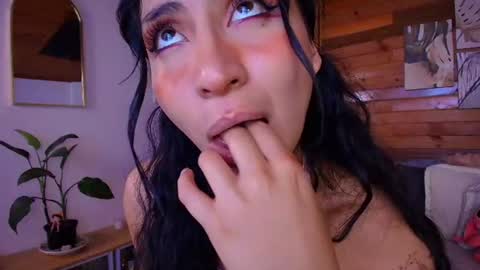 Snapshot of amber_curly chatting on June 19, 2026, 9:51 pm amber_curly online show from June 19, 2026, 9:51 pm
