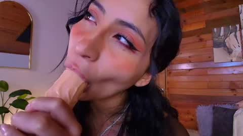 amber_curly online show from August 4, 2026, 10:01 pm