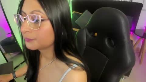 Snapshot of amber_gold113 chatting on July 2, 2026, 4:29 am Amber online show from July 2, 2026, 4:29 am
