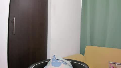 Snapshot of amber_lee20 chatting on December 17, 2024, 6:42 pm LUISA online show from December 17, 2024, 6:42 pm