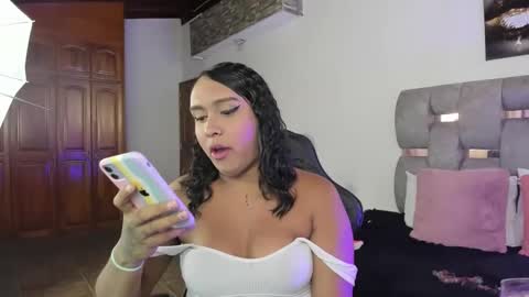 Snapshot of amber_lee20 chatting on February 14, 2025, 12:19 am LUISA online show from February 14, 2025, 12:19 am