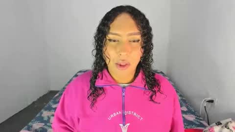 Snapshot of amber_lee20 chatting on October 23, 2025, 2:11 am LUISA online show from October 23, 2025, 2:11 am