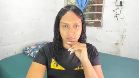 Snapshot of amber_lee20 chatting on December 4, 2025, 9:23 pm LUISA online show from December 4, 2025, 9:23 pm