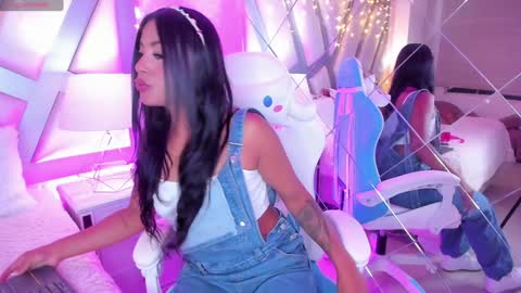 Snapshot of amber_villalobos chatting on January 14, 2025, 3:43 am Tell me Amber online show from January 14, 2025, 3:43 am