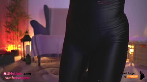 Snapshot of ambercb chatting on September 10, 2025, 7:36 pm Amber online show from September 10, 2025, 7:36 pm