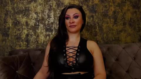 Snapshot of ambercrost chatting on January 28, 2025, 9:08 am Goddess Amber online show from January 28, 2025, 9:08 am