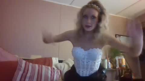 Kaligirll online show from January 10, 2025, 9:34 am