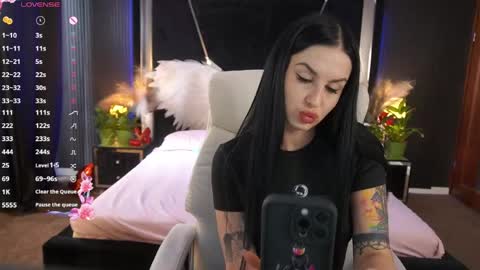 Snapshot of amberdismond chatting on May 22, 2026, 12:55 pm Anna online show from May 22, 2026, 12:55 pm
