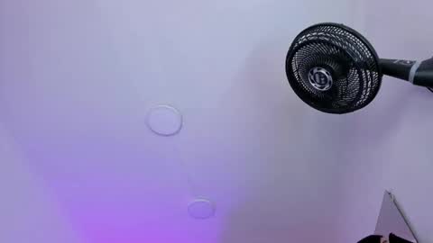 Snapshot of amberinihoffman chatting on October 30, 2025, 11:33 am Amber online show from October 30, 2025, 11:33 am