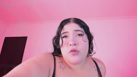 Snapshot of amberinihoffman chatting on May 22, 2026, 12:00 pm Amber online show from May 22, 2026, 12:00 pm