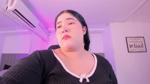 Snapshot of amberinihoffman chatting on June 24, 2026, 12:04 pm Amber online show from June 24, 2026, 12:04 pm