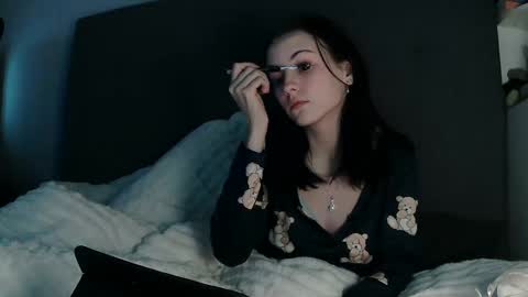 AmberIsPurple online show from February 7, 2025, 7:49 pm