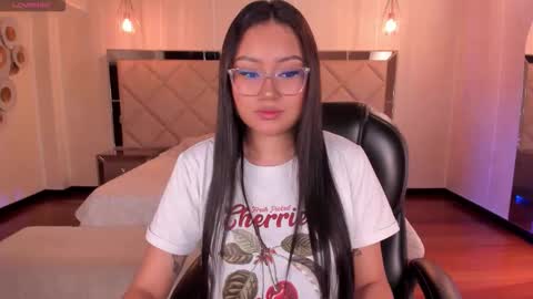 Amber  online show from November 21, 2025, 2:43 am